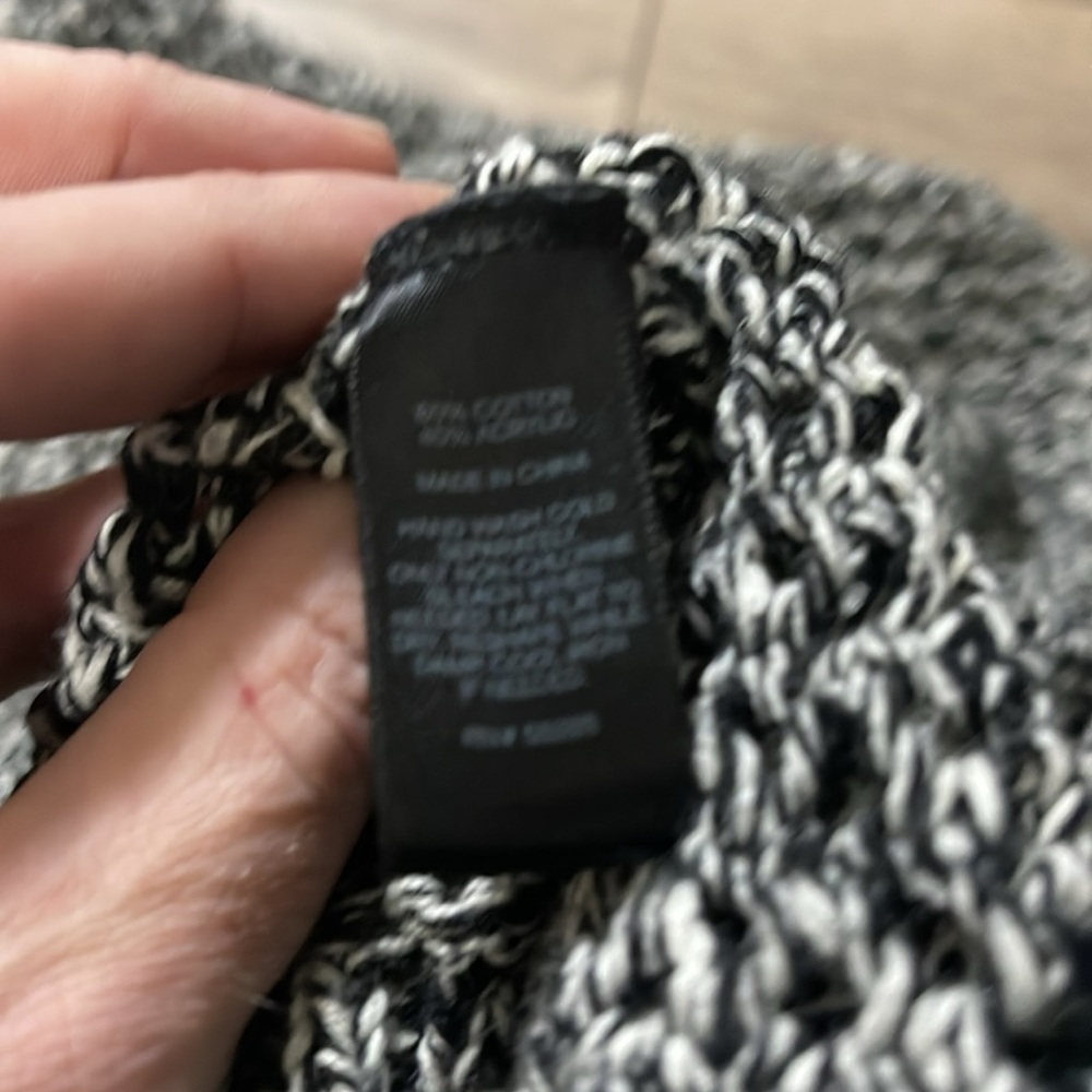 1/4 length sleeve Express cardigan, Size L - Picture 9 of 9